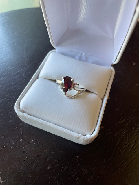 Garnet pear ring